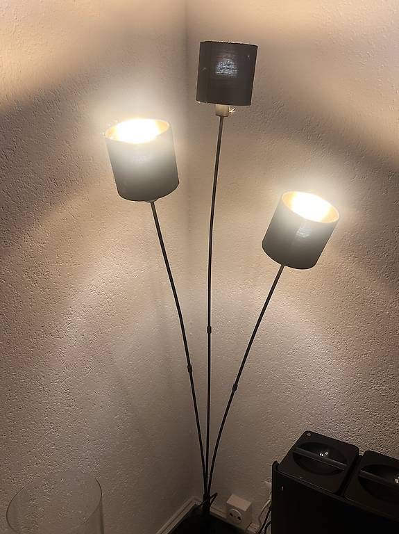 Lampade: Stehlampe schwarz gold – Usato da Vogelsang AG venduto da JeijeiJ 1