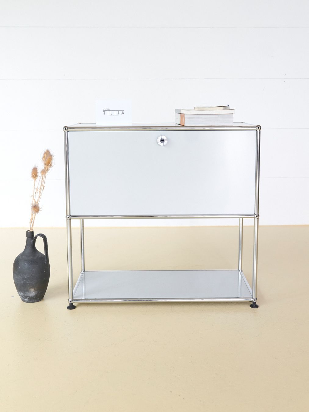 Cassettiere: USM Sideboard in Lichtgrau – Usato da Meinisberg venduto da atelier_TILIJA 1