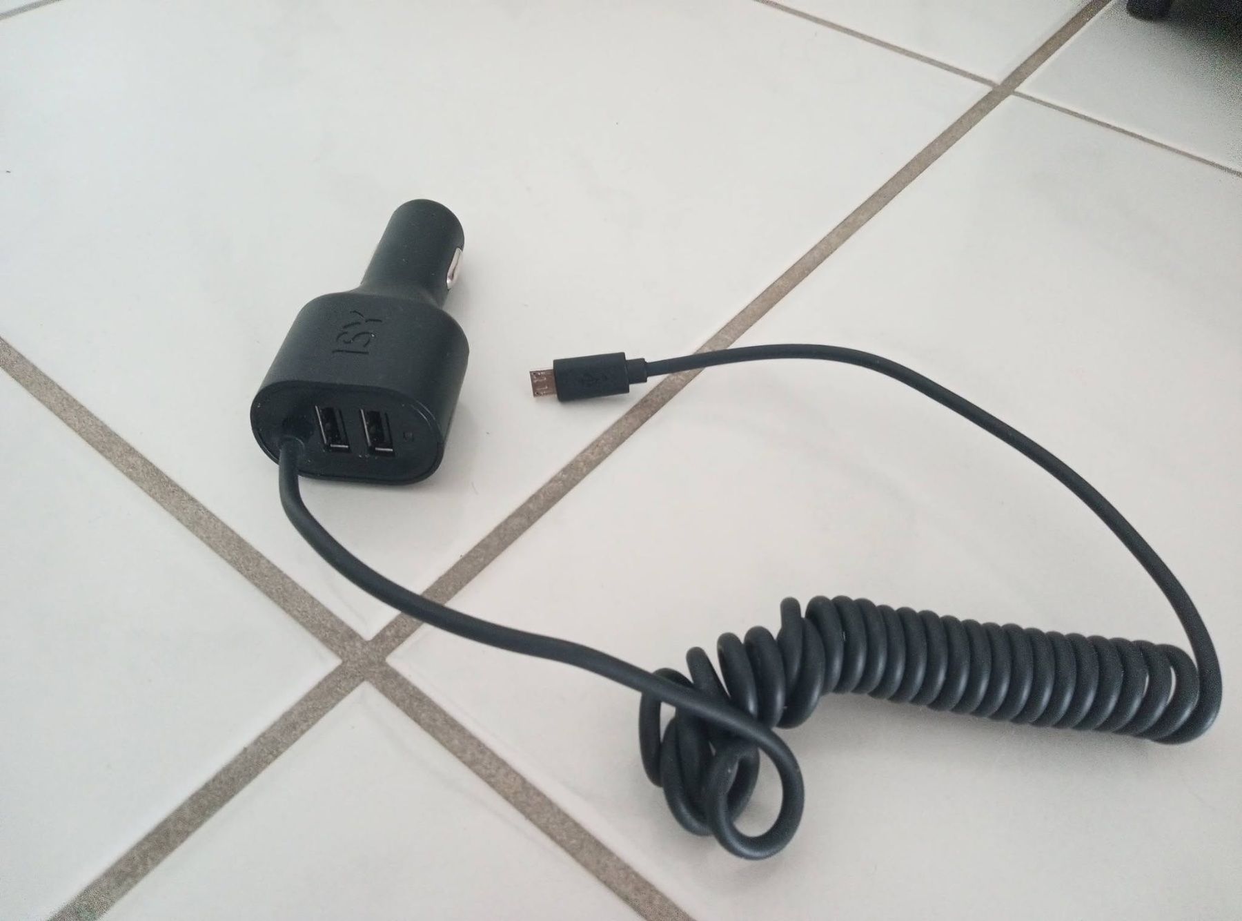 Laufwerke & Adapter: Adaptator USB für auto – Gebraucht aus Bienne von Daniel_Schader