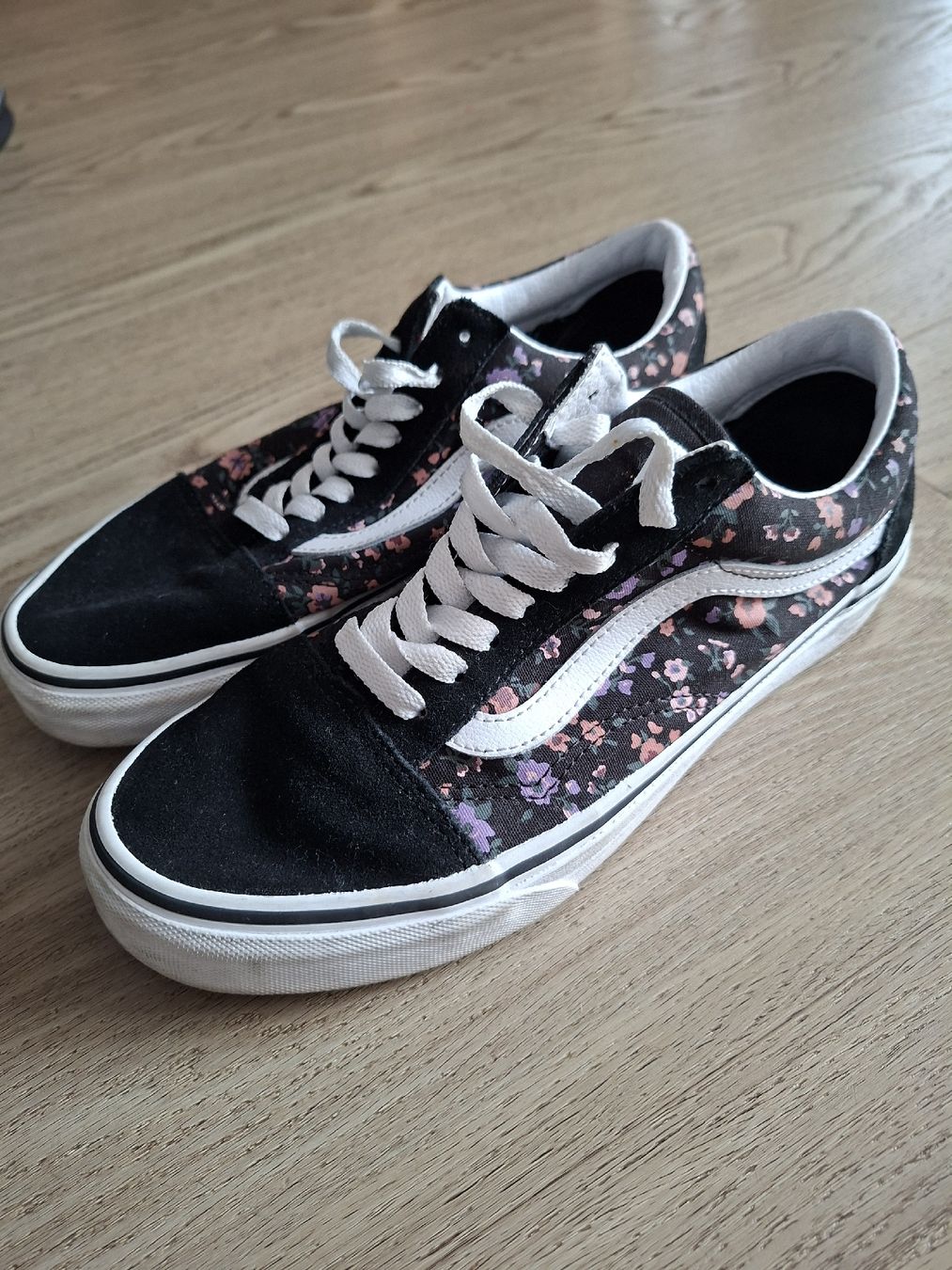 Vans Chaussures femmes: basket vans taille 38,5 – D'occasion à Chavannes-de-Bogis par senator635