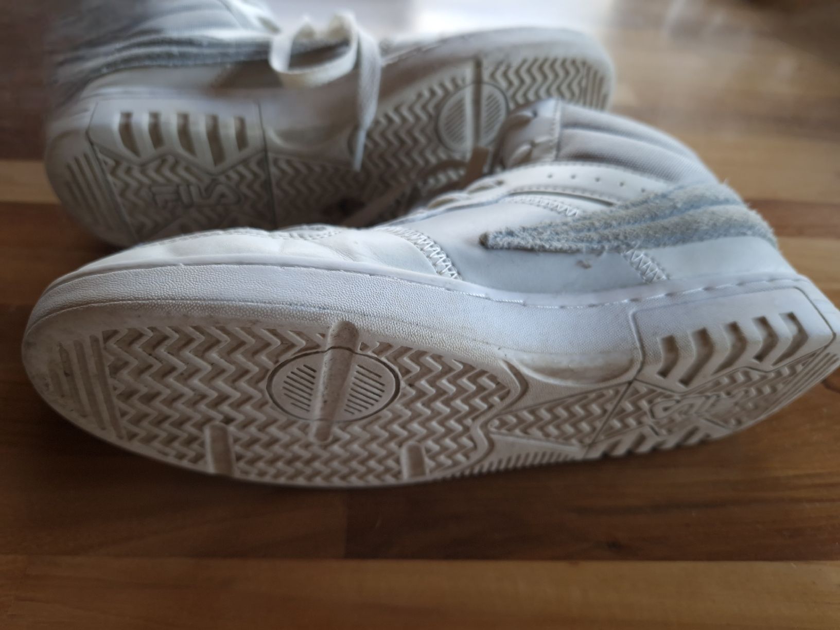 Fila Scarpe per ragazze: Fila Sneaker weiss in Grösse 40 – Usato da Niederscherli venduto da 20sydney02 4