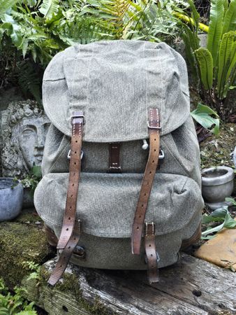 Alter Militärrucksack