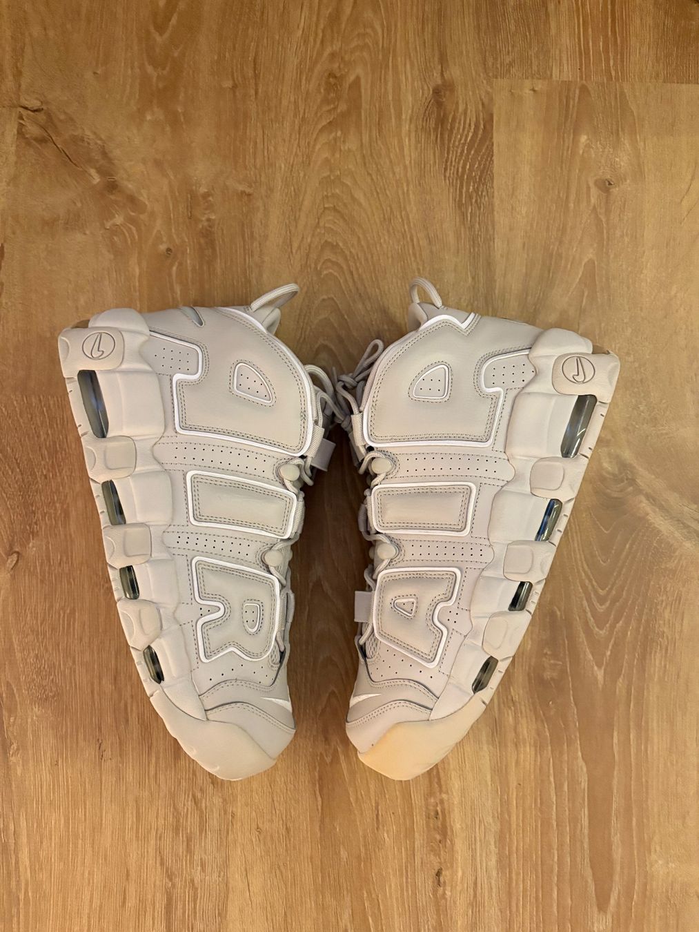 Nike Herrenschuhe: Nike Air More Uptempo Light Bone - Size 12US – Gebraucht aus Rolle von kil_l6gr 1