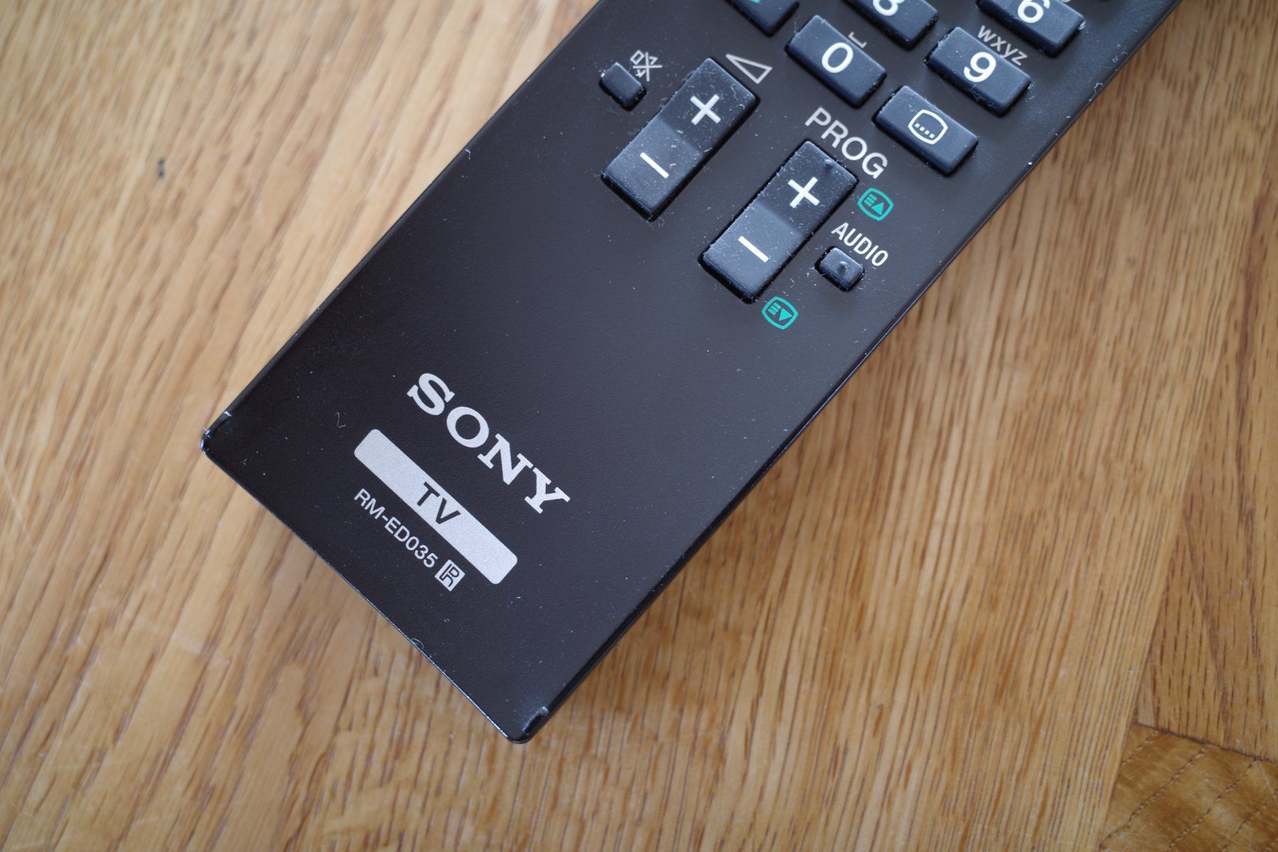Sony Fernbedienungen: Télécommande TV Sony RM-ED035 – Gebraucht aus Yverdon-les-Bains von piouaillebi 2
