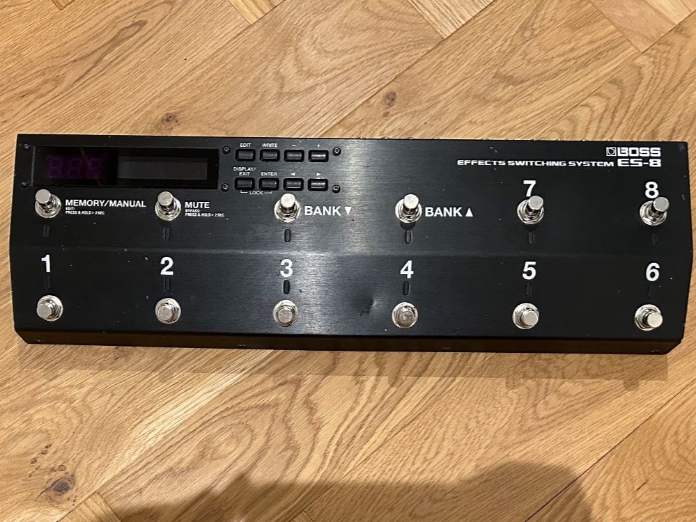 Musikinstrumente: Boss ES-8 Loop Switcher – Defekt aus Bern von