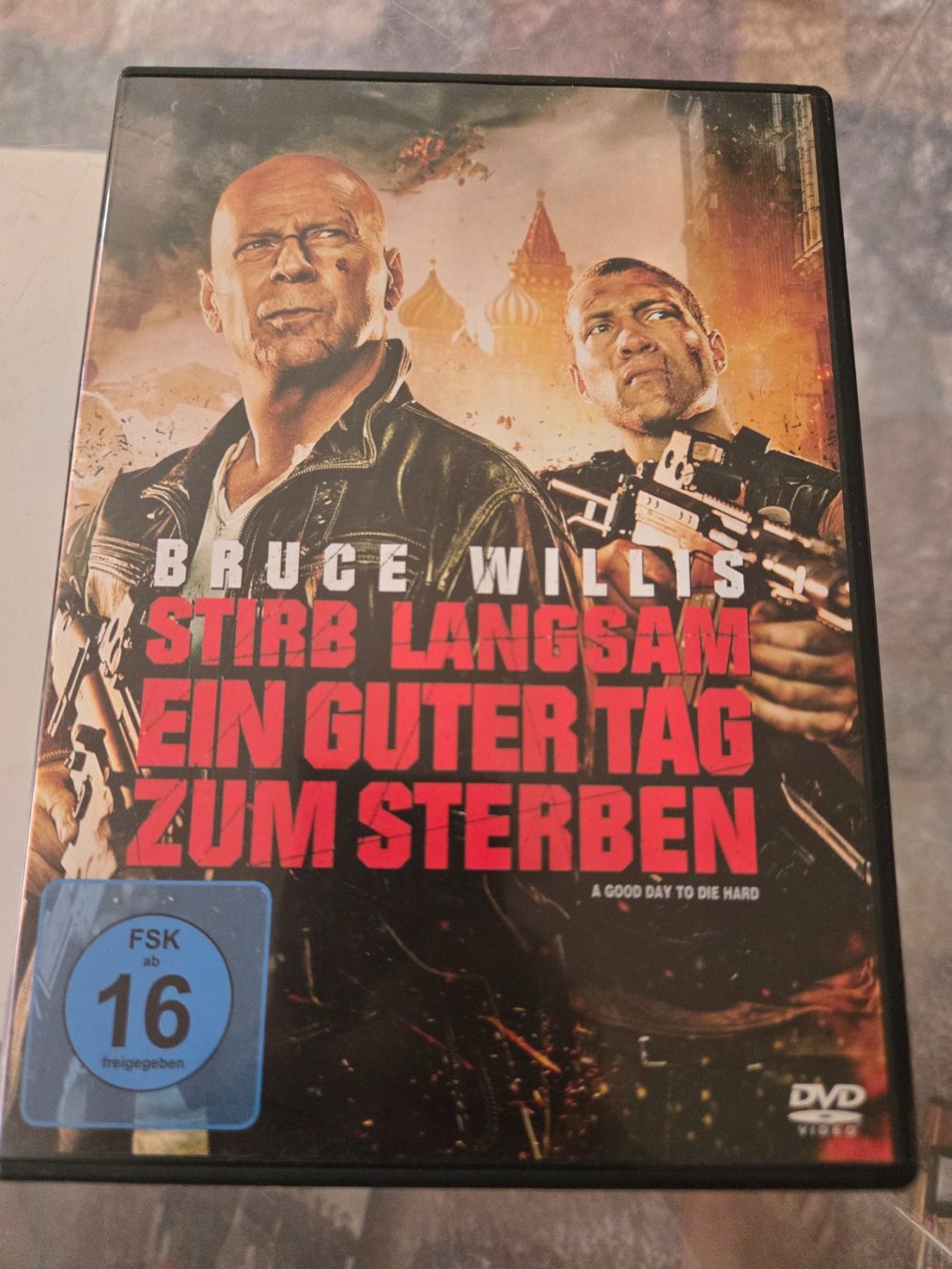 Tutti i DVDs: Stirb Langsam: Ein Guter Tag zum Sterben DVD – Usato da Bussigny venduto da Kfdlt
