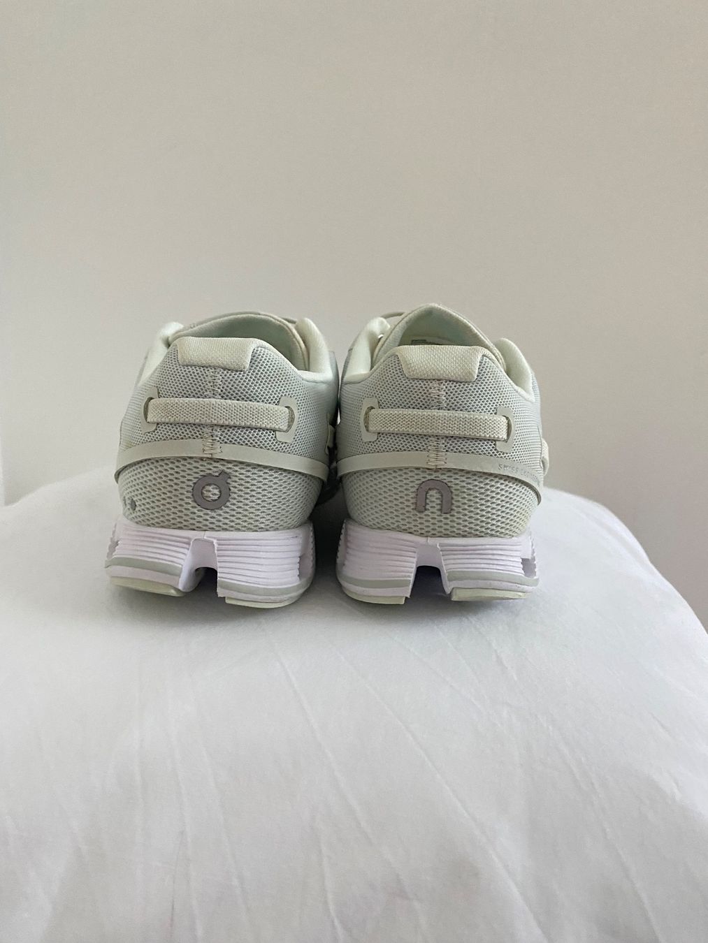 On Scarpe da donna: ON CLOUD GR: 40,5 TOP ZUSTAND AB 1 FRANKEN – Usato da Zürich venduto da Fashionparade 2