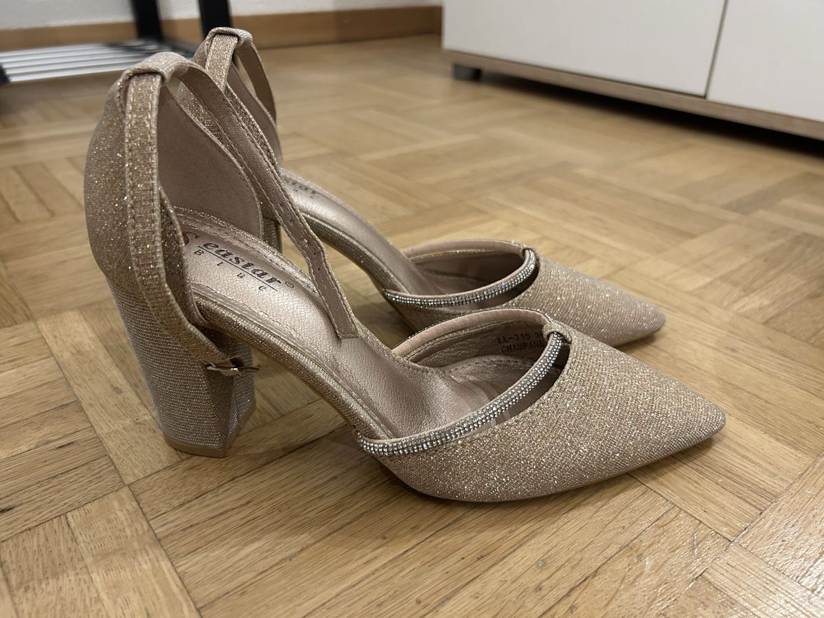 Chaussures femmes: Eleganter Damenschuh – D'occasion à Laupen ZH par JasRahBee