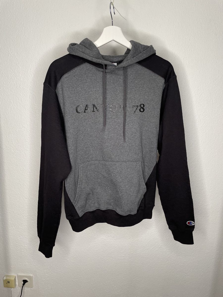 Pullover & Sweatshirts: Kapuzenpullover Grau-Schwarz “Canyon78” S. – Gebraucht aus Capolago von LA.BOTTEGA