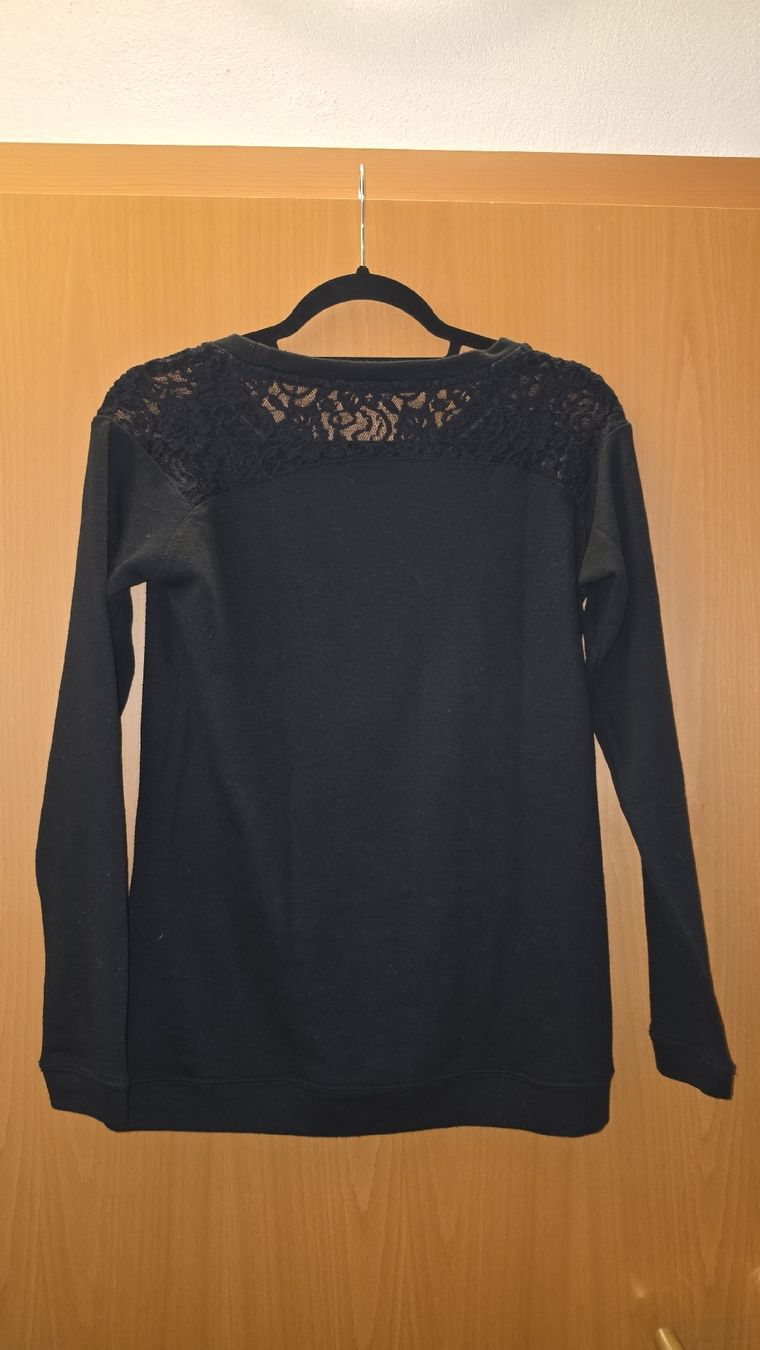 Maglioni & Felpe: Damen Pullover schwarz mit Spitzendetails guter Zustand  – Usato da Bubendorf venduto da ang_b829