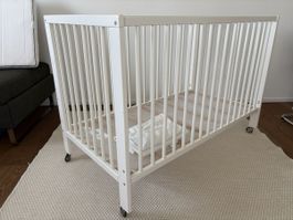 Babybett / Gitterbett mit Matratze