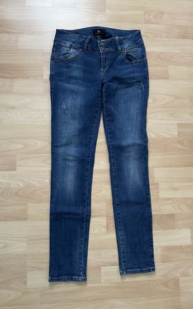 LTB Jeans, Molly, blau, leicht destroyed, Gr. W29 / L32