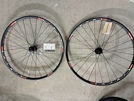 DT Swiss X1800 Laufräder 26" Neu
