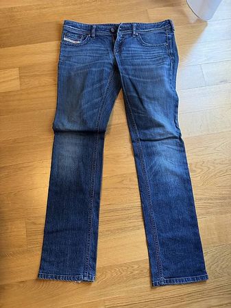 DIESEL Lowky Jeans Hose Stretch Straight W32-L32