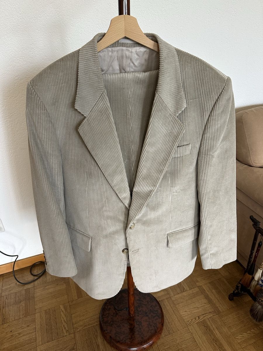 Completi: Completo uomo  in velluto a coste, beige chiaro – Usato da Cureglia venduto da myr_9v25