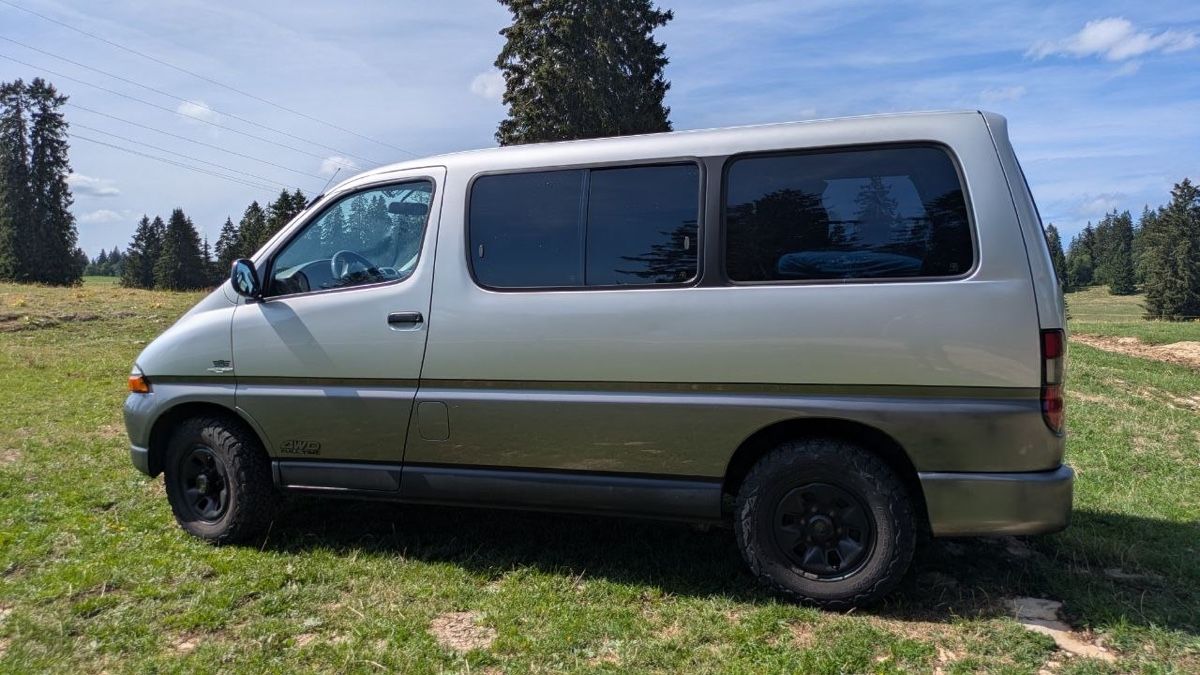 Toyota Nutzfahrzeuge: Toyota Hiace, 4x4 2.7WD – Gebraucht aus La Chaux-de-Fonds von Taraplapla 3