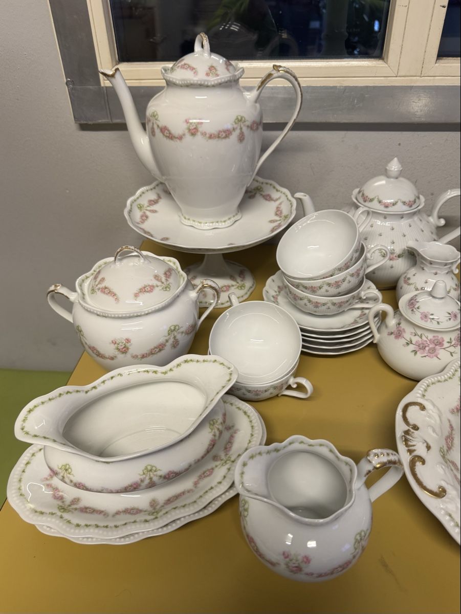 Set di piatti:  Limoges  Service  – Usato da Schlieren venduto da Freundlich02 2
