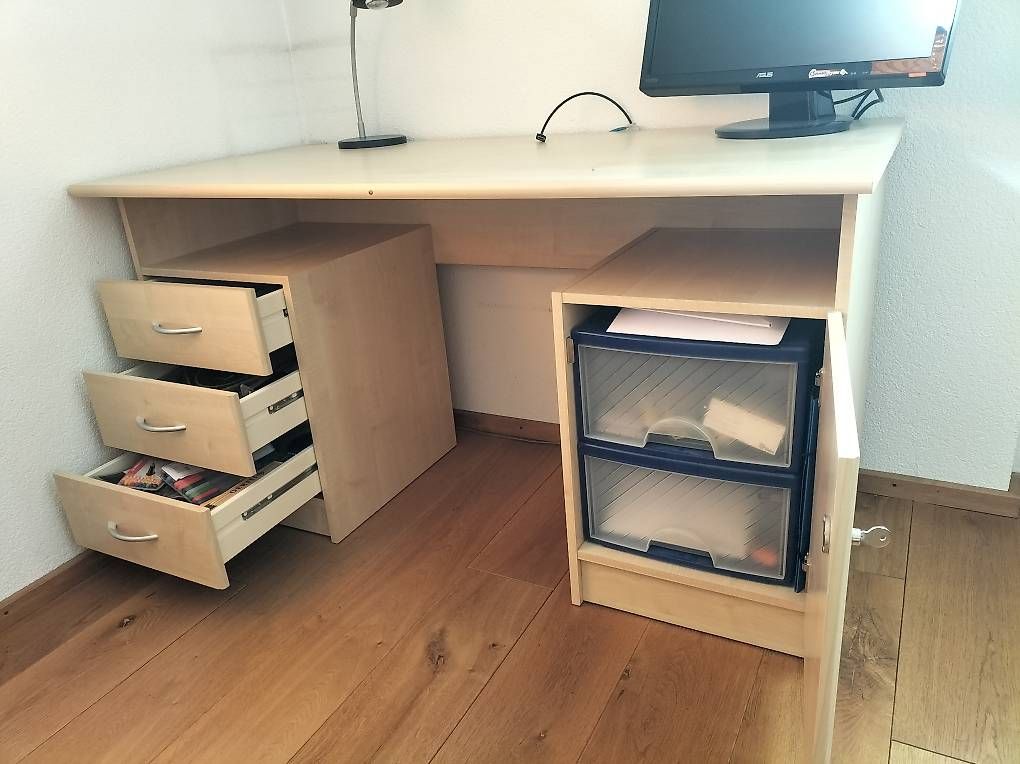 Schreibtische: Bürotisch / Schreibtisch – Gebraucht aus Schwyz von rap_z7ny 2