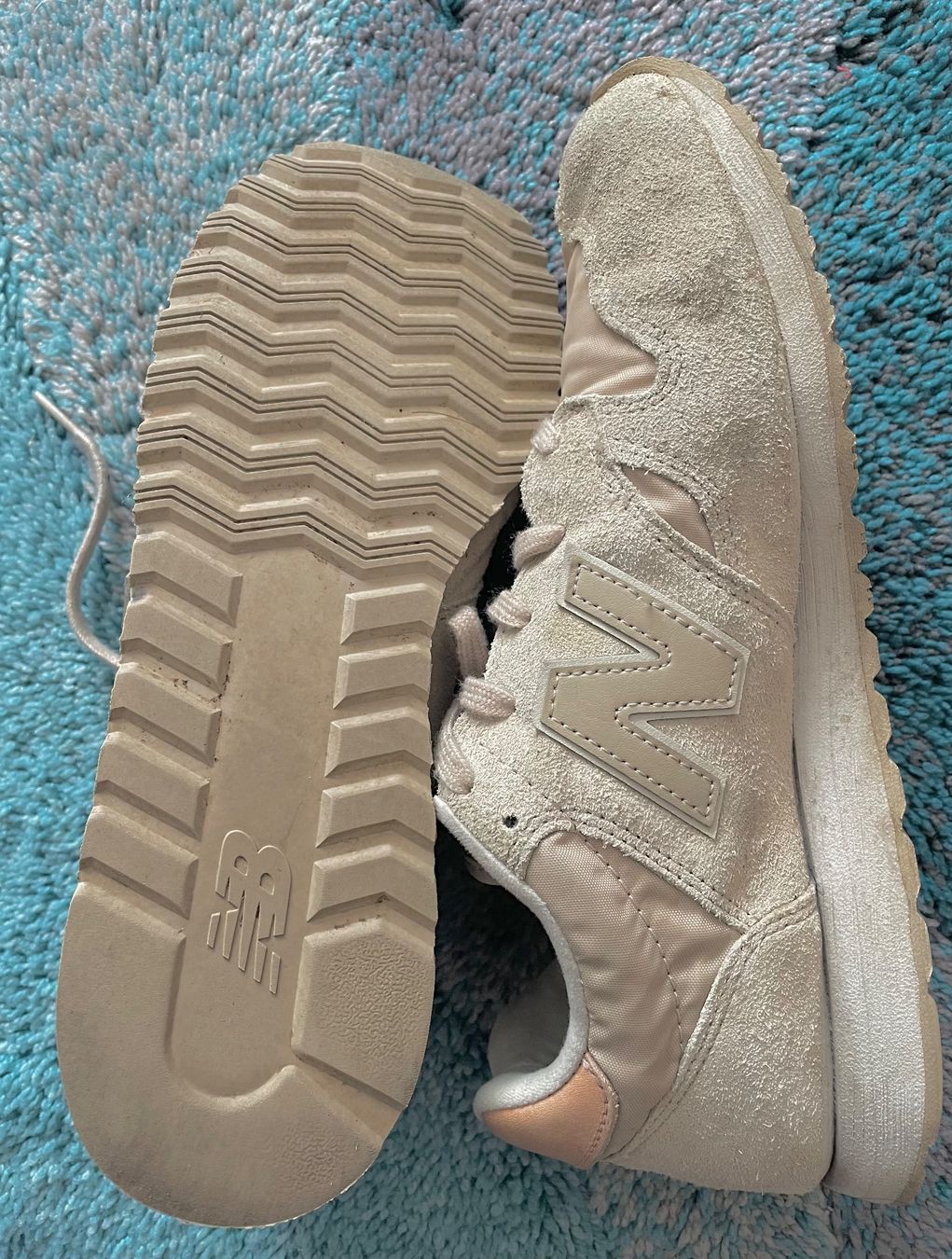 New Balance Scarpe da donna: New Balance Sneaker, Grösse 40 – Usato da Volketswil venduto da wan_kf9p 1