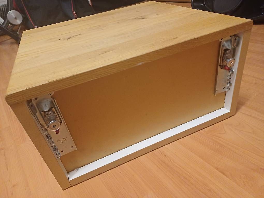 Comodini: 2 x Nachttisch mit Eiche - Echtholz – Usato da Roggliswil venduto da trek01 1