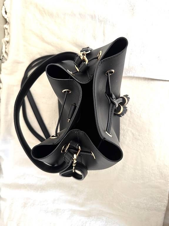 Borse da donna: Umhänge- Beuteltasche "schwarz" – Usato da Zürich venduto da dig_7v7m 2