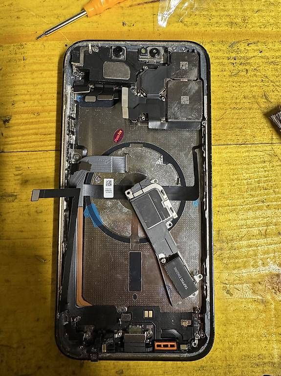 Telefoni cellulari / Smartphones: iPhone 13 Pro Max locked – Usato da Sigirino venduto da and_kgv7 2