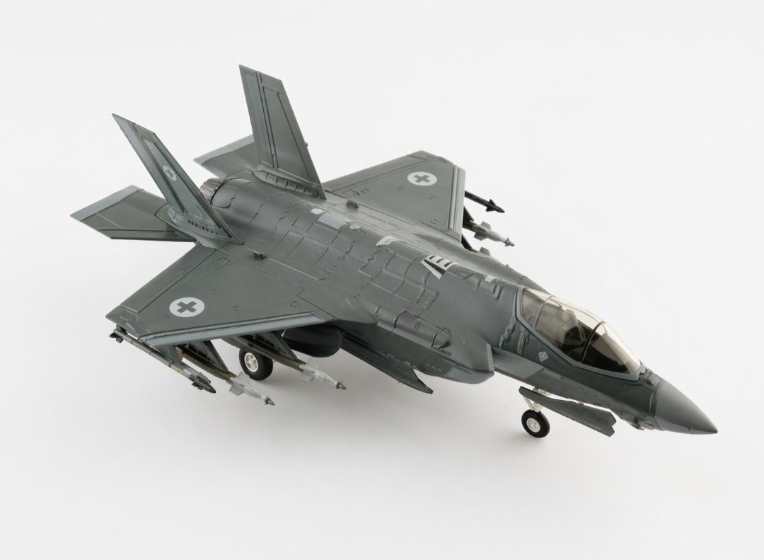 Schweizer Armee Kit di modellismo & Modellini statici: F-35A Lightning Schweizer Luftwaffe 1:72 OVP Standmodell – Nuovo e nell'imballaggio originale da Derendingen venduto da Nellino01 2