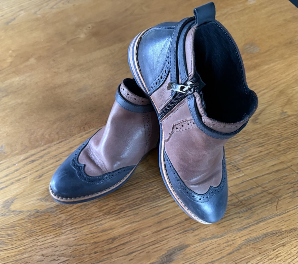 Scarpe da donna: Stiefeletten Damen, 36, zweifarbig – Usato da Schwanden b. Brienz venduto da Baal1 1