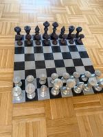 Handgefertigtes Schachspiel aus Metall – Alu & Stahl, Bauhau
