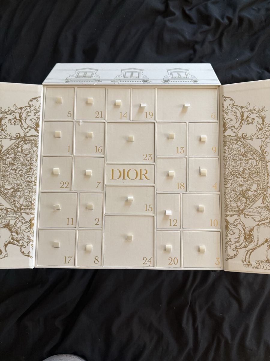 Dior Calendari: Dior Luxus Adventskalender Box – Nuovo (secondo la descrizione) da Wädenswil venduto da BebaGlow 2