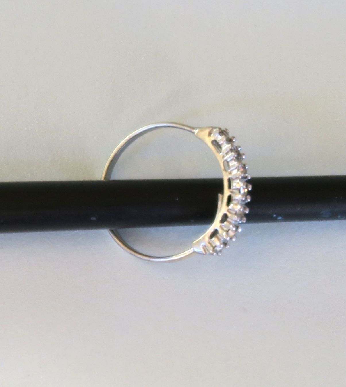 Anelli: Ring mit Strasssteinen, Gr. 62.8 mm – Usato da Brittnau venduto da marlenestone 2