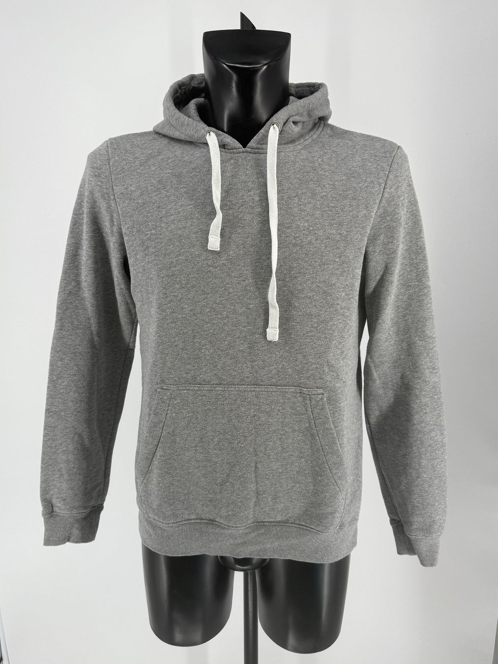 Pulls & Sweat-shirts: Hoodie/ Kapuzenpullover Gr. M von your turn – D'occasion à Auenstein par moin.