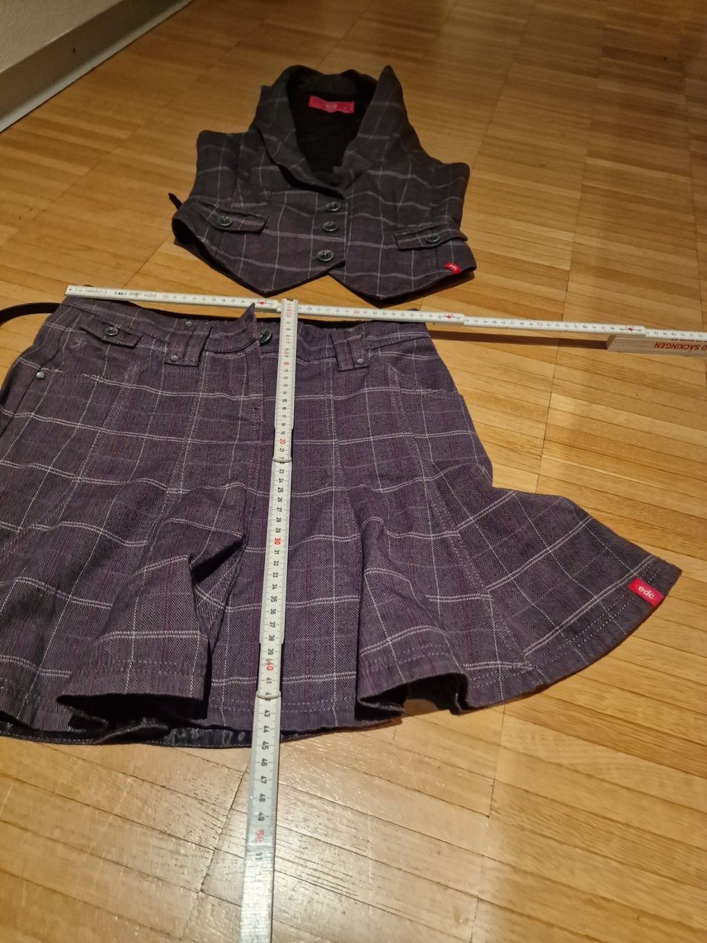 Esprit Gonne: Rock und Gilet – Usato da Laufenburg venduto da megane1959 1
