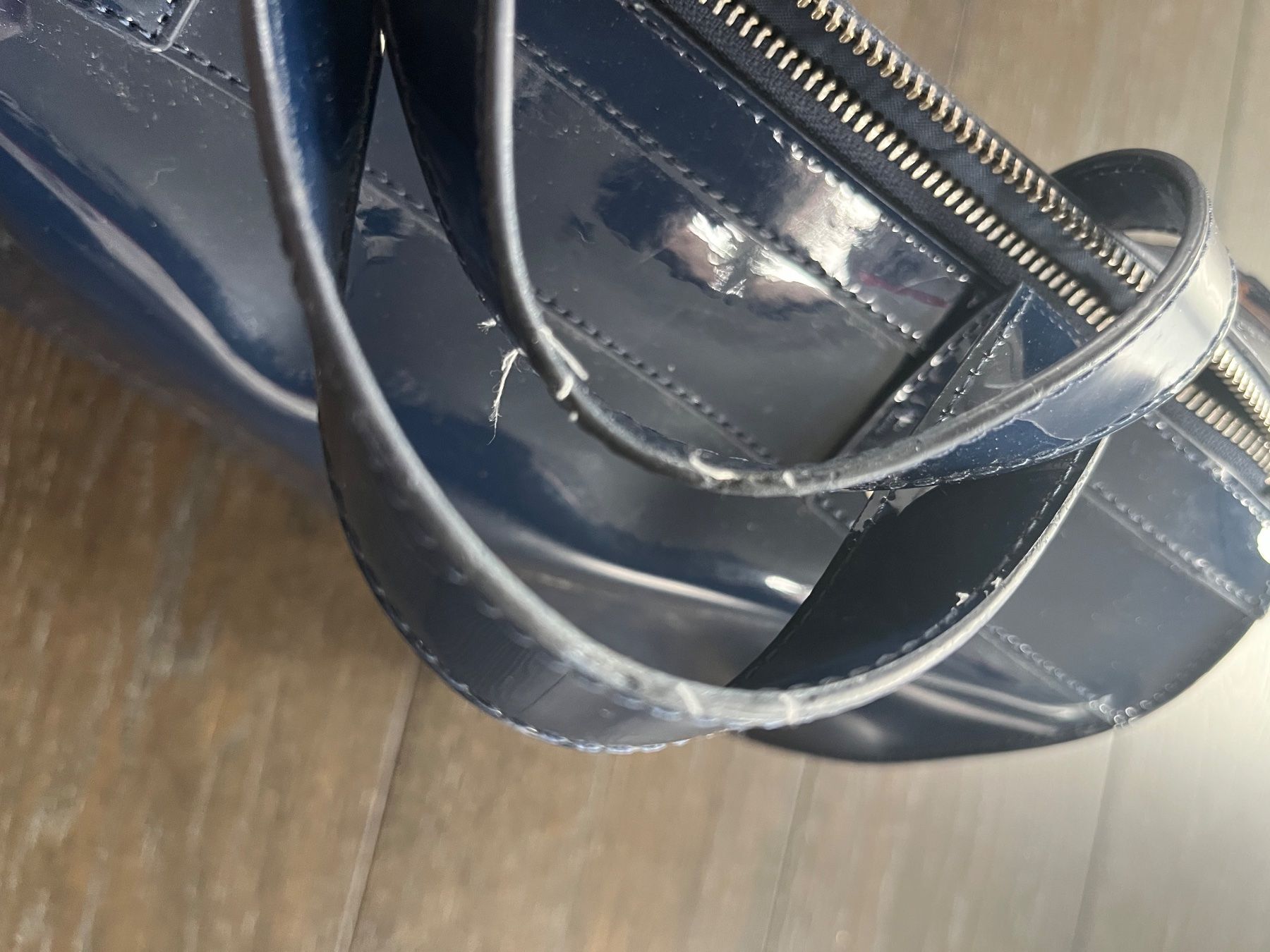 Armani Borse da donna: Sac Armani Jeans vernis – Usato da Posieux venduto da evs_57x2 2