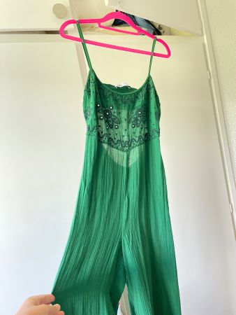 Grüner ZARA Jumpsuit mit Stickereien, Grösse M