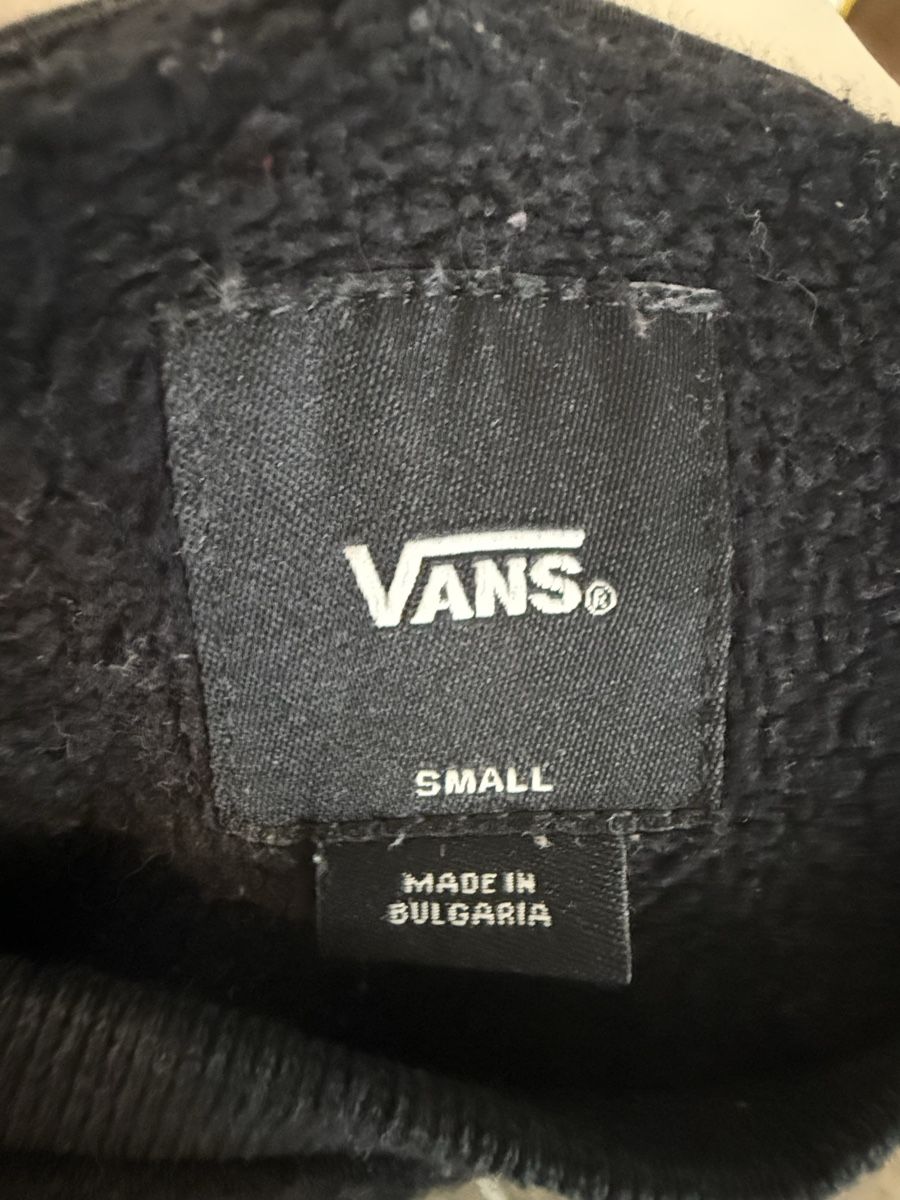 Pullover & Sweatshirts: Vans Pullover schwarz mit Logo Aufdruck gebraucht – Gebraucht aus Basel von pau_8zcp 1