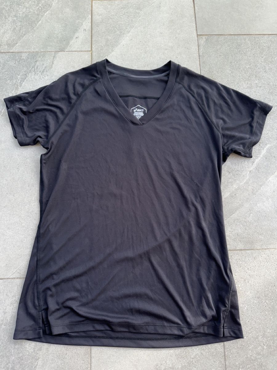 Asics T-Shirts: Asics T-Shirt Gr. XL schwarz  – Gebraucht aus St. Gallen von mai_gd7k