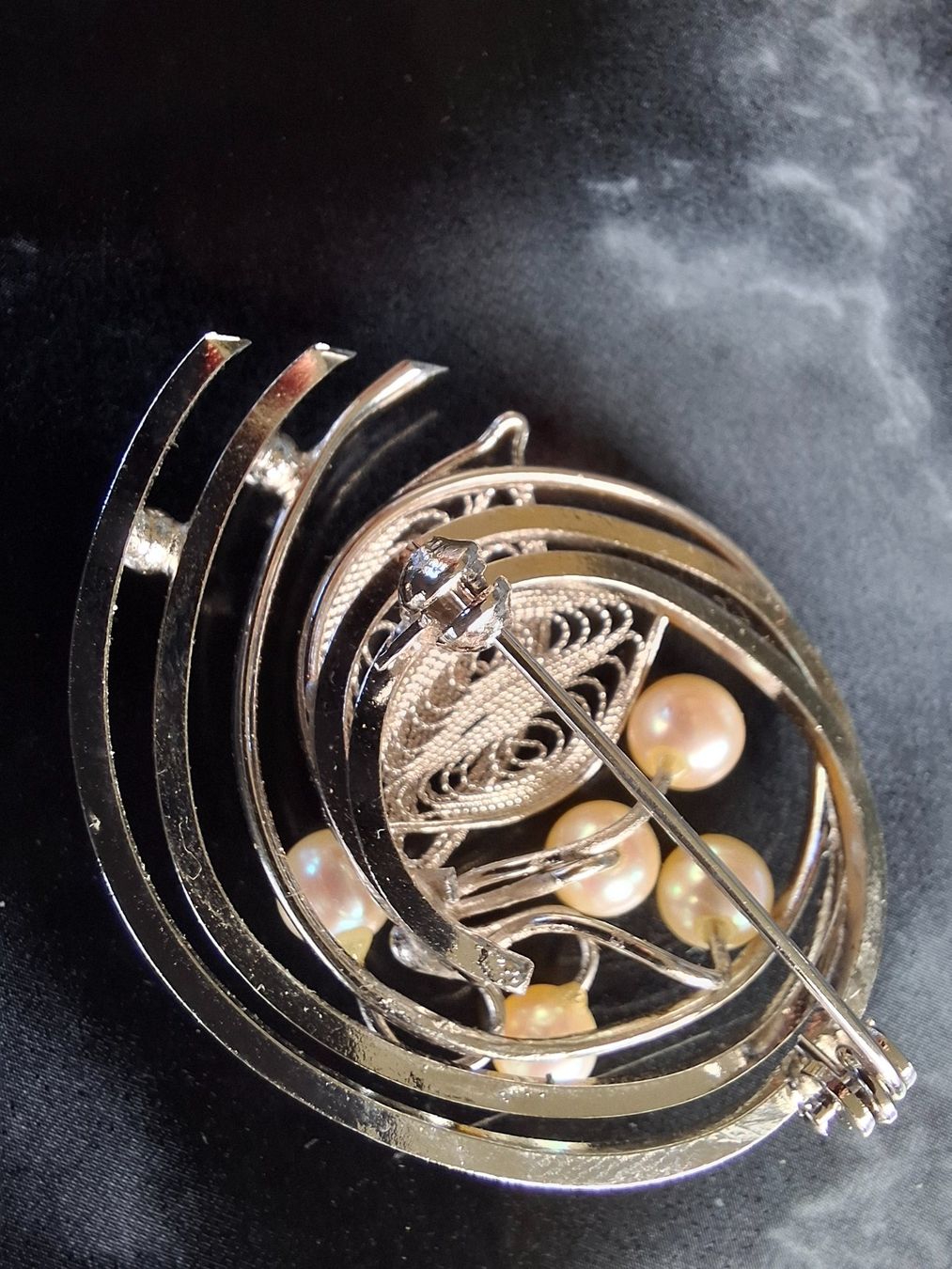 Spille & Fermagli: Wunderschöne Vintage Brosche mit 5 Perlen – Usato da Schaffhausen venduto da rpauktion 1