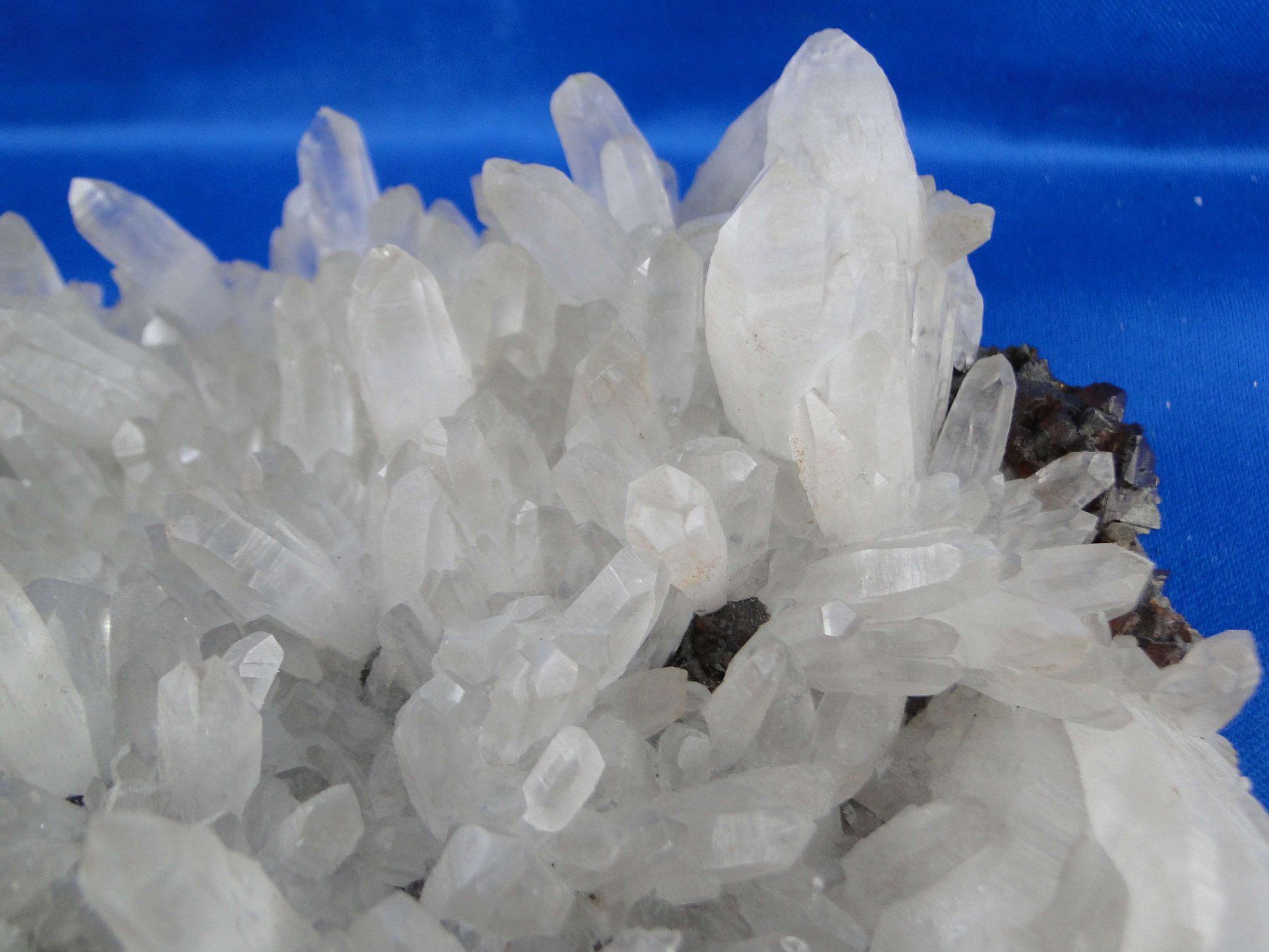 Minerali & Pietre curative: Quarz mit Sphalerit und Bournonit – Usato da Schinznach Bad venduto da Demerald 2