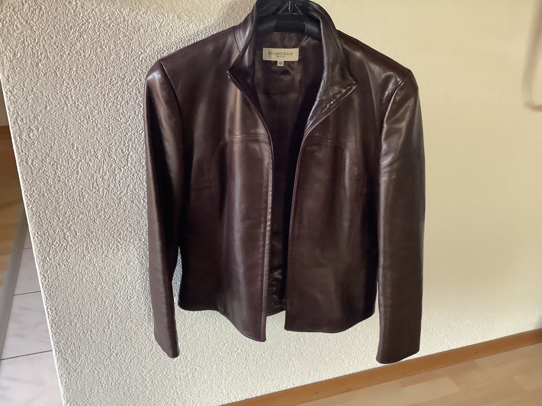 Giacche: Veste en cuir – Usato da La Rippe venduto da Leg_pupasch