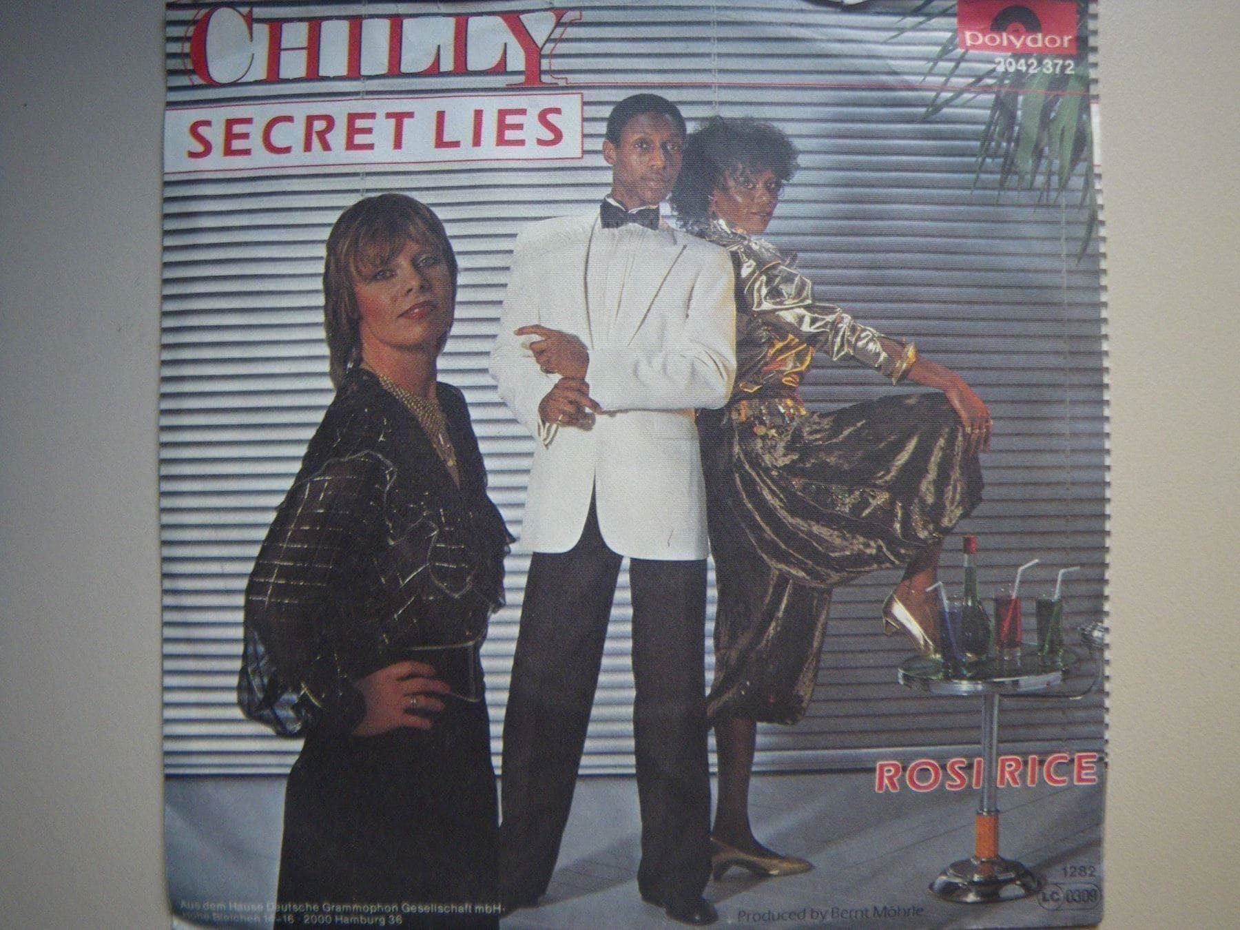 Schallplatten: Vinyl Single Chilly - Secret Lies – Gebraucht aus Langenthal von Modo39