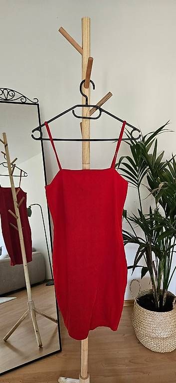 Vestiti: Red dress 40 – Usato da Oberweningen venduto da mir_2wt5