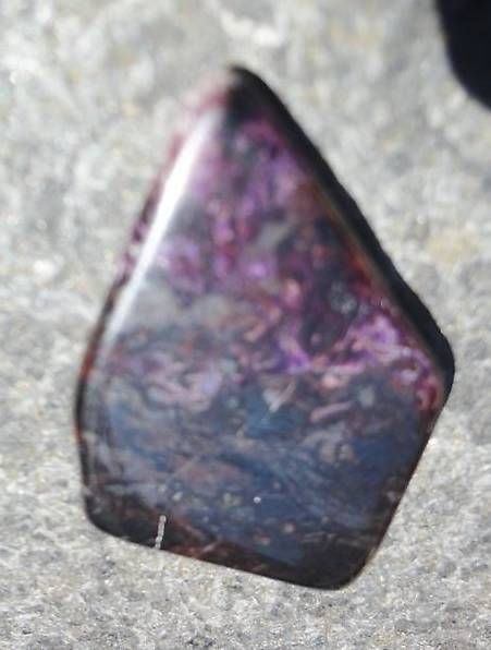 Ciondoli: Sugilith Anhängerform, Selten – Nuovo (secondo la descrizione) da Bleienbach venduto da Mineral_Antik57 1