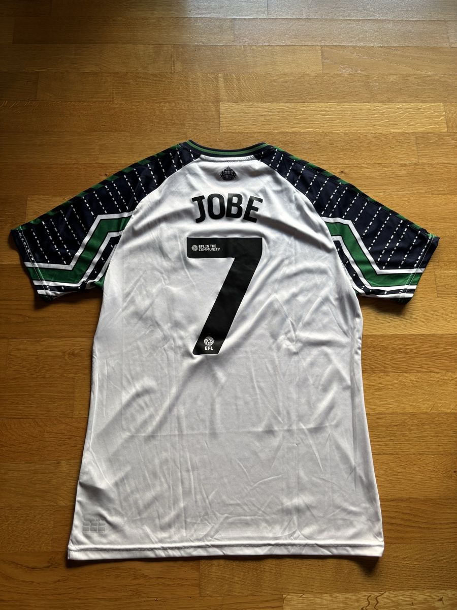 Hummel Leibchen & Hosen: Fussballtrikot Sunderland mit Jobe 7 – Gebraucht aus Winterthur von Domihofmann 1