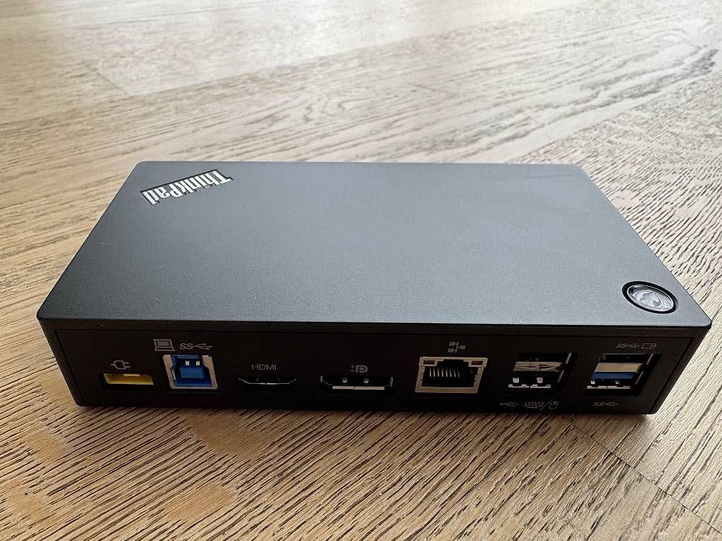 Lenovo Docking station: Lenovo ThinkPad USB 3.0 Ultra Dock – Usato da Wauwil venduto da Nanukina 2