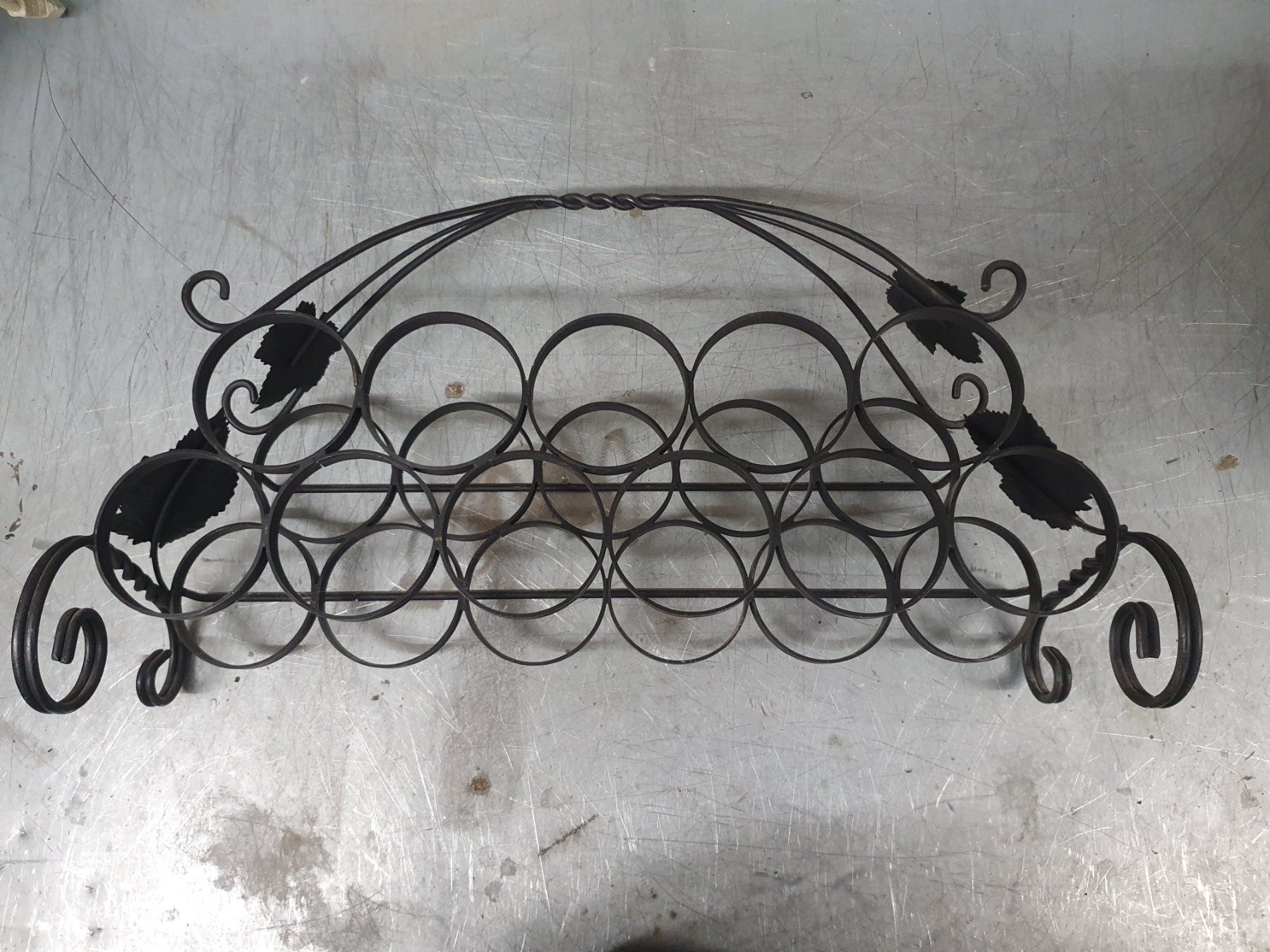 Portabottiglie: Porte bouteilles en fer forgé – Usato da Pieterlen venduto da James1956 1