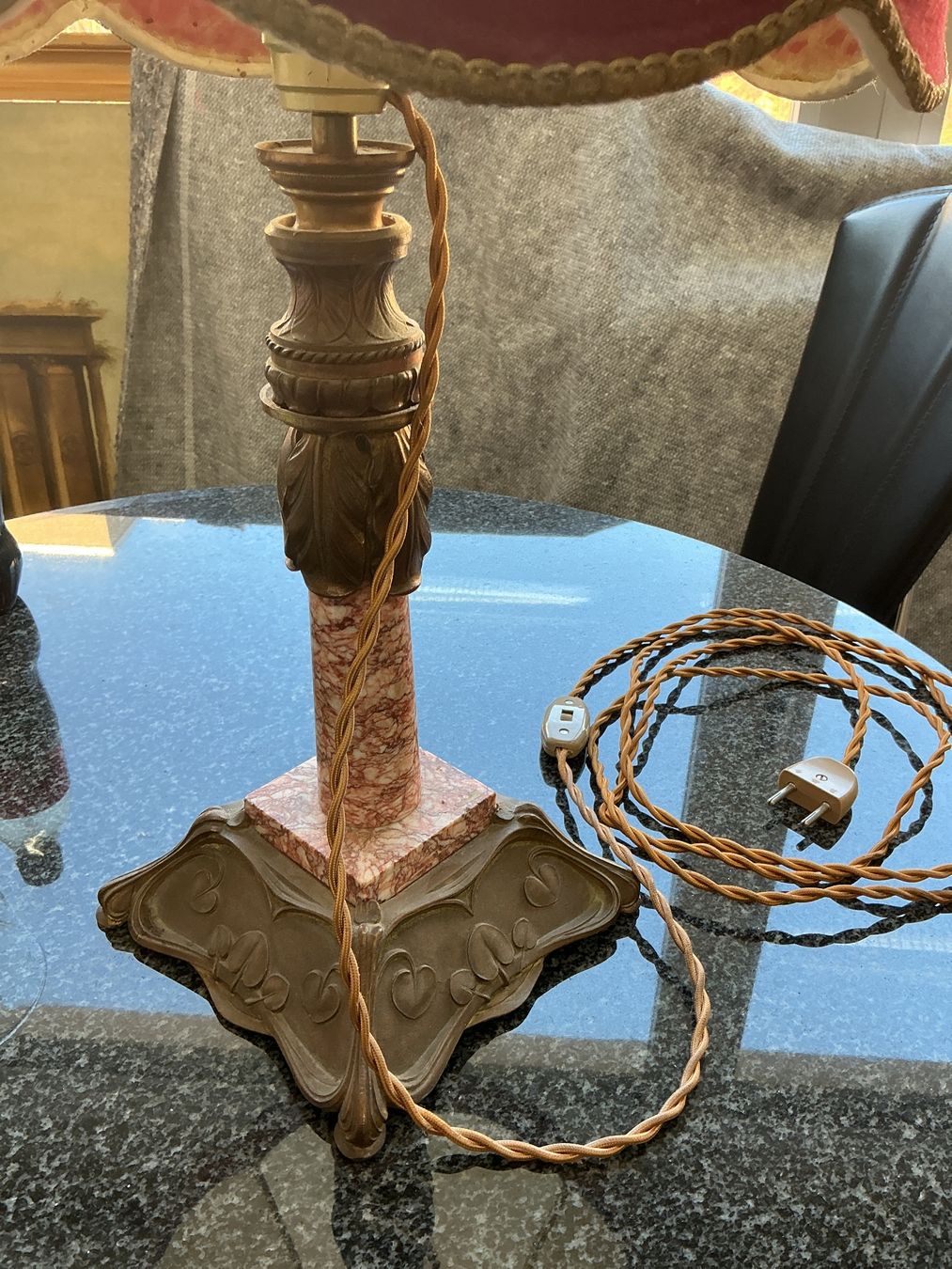 Lampade: Klassische Tischlampe mit Marmor und Messing – Usato da Bern venduto da vielerart 1