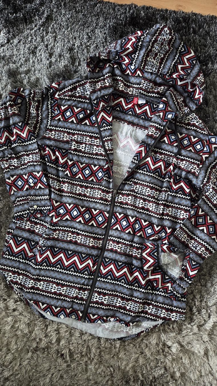 Vestes: Kapuzenjacke Grösse M – D'occasion à Schüpfheim par nat_vf5b