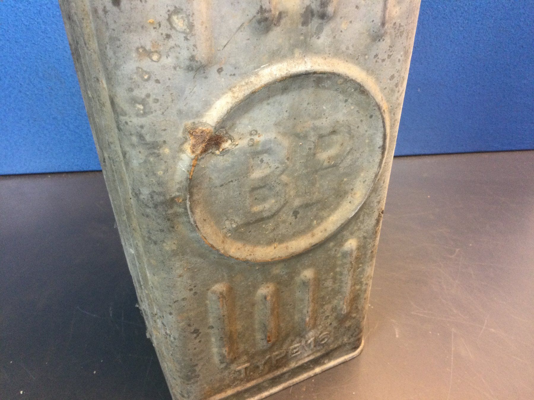Werkzeuge: Alter Vintage BP Benzin oder Petrol Blechkanister – Gebraucht aus Wangen SZ von kuriosum12 5