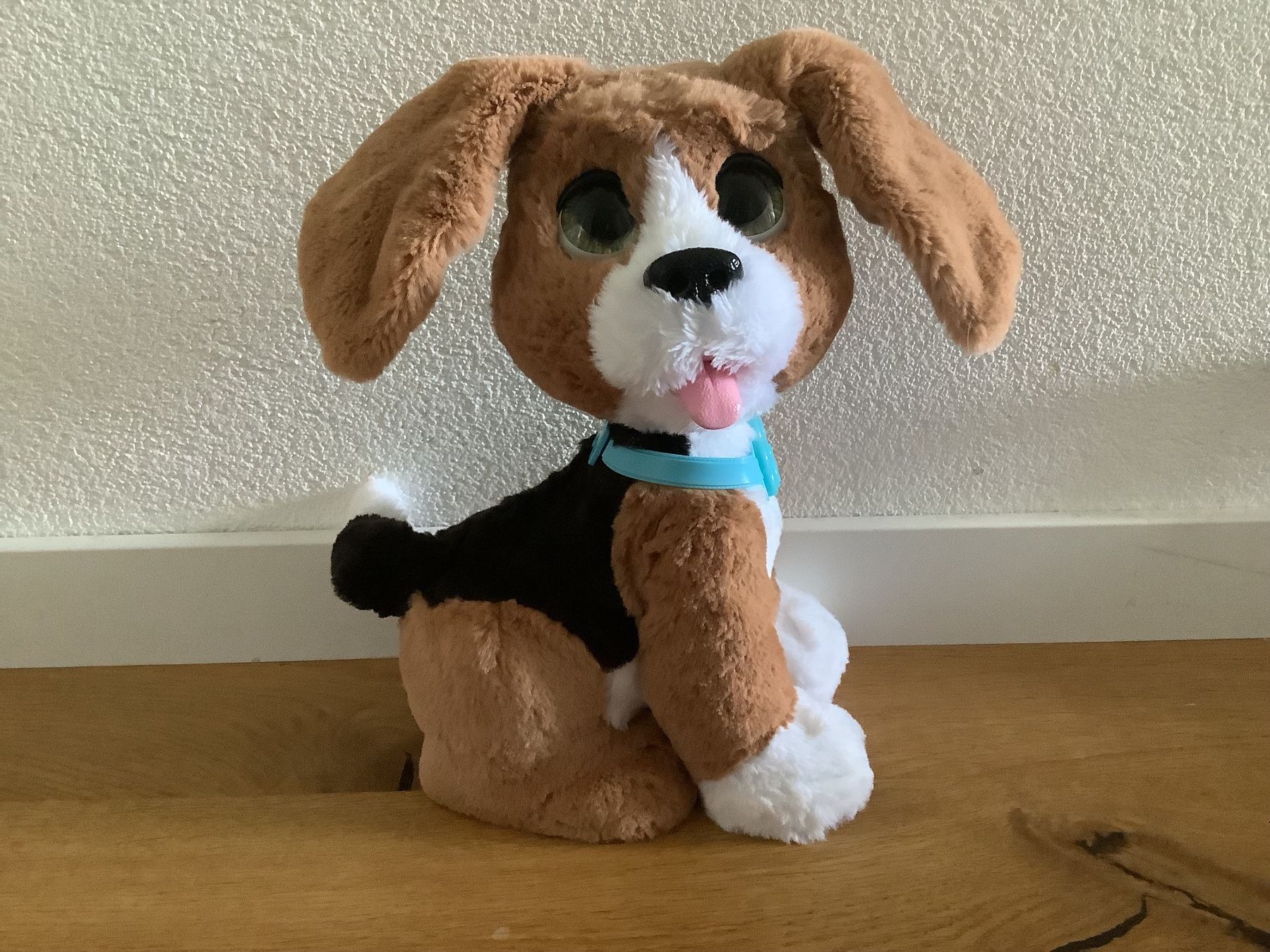 FurReal Giocattoli: FurReal Chatty Charlie, the Barkin' Beagle – Usato da Nänikon venduto da uselafuse